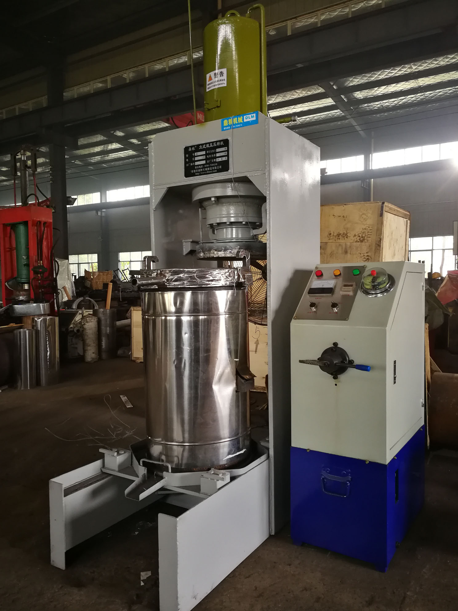 不銹鋼超高壓立式液壓壓榨機，果汁壓榨機，果渣壓榨機，藥材壓榨，油渣處理，白土壓榨